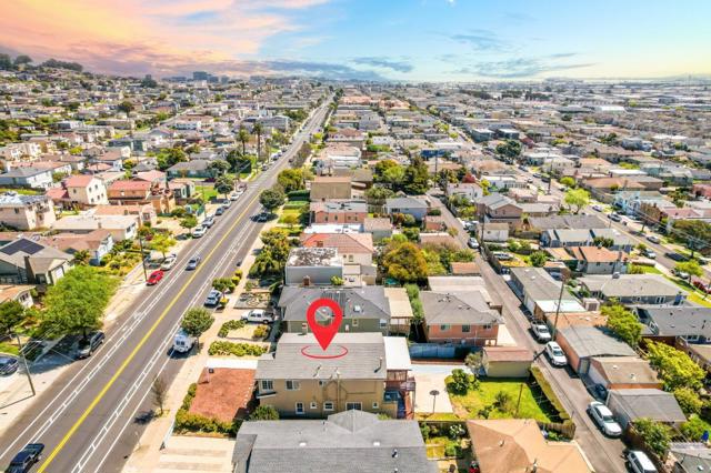 763 Grand Avenue, South San Francisco CA: https://media.crmls.org/mediaz/eb2c0886-40e6-4832-b9a7-7d6488dfe330.jpg