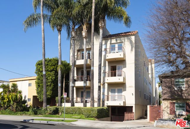 14271 Dickens Street, Sherman Oaks CA: https://media.crmls.org/mediaz/eb2cc58f-b4f7-4aac-9c9d-0fa21ee84f53.jpg