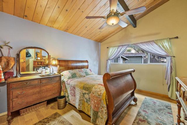 37 Vista Drive, Salinas CA: https://media.crmls.org/mediaz/eb2d6eb4-1bf8-494e-af59-13f749691a66.jpg