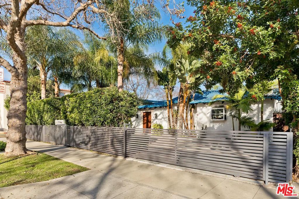 200 S Linden Drive — architectural residence