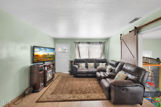 Detail Gallery Image 6 of 31 For 1017 Dawn St, Bakersfield,  CA 93307 - 3 Beds | 1 Baths