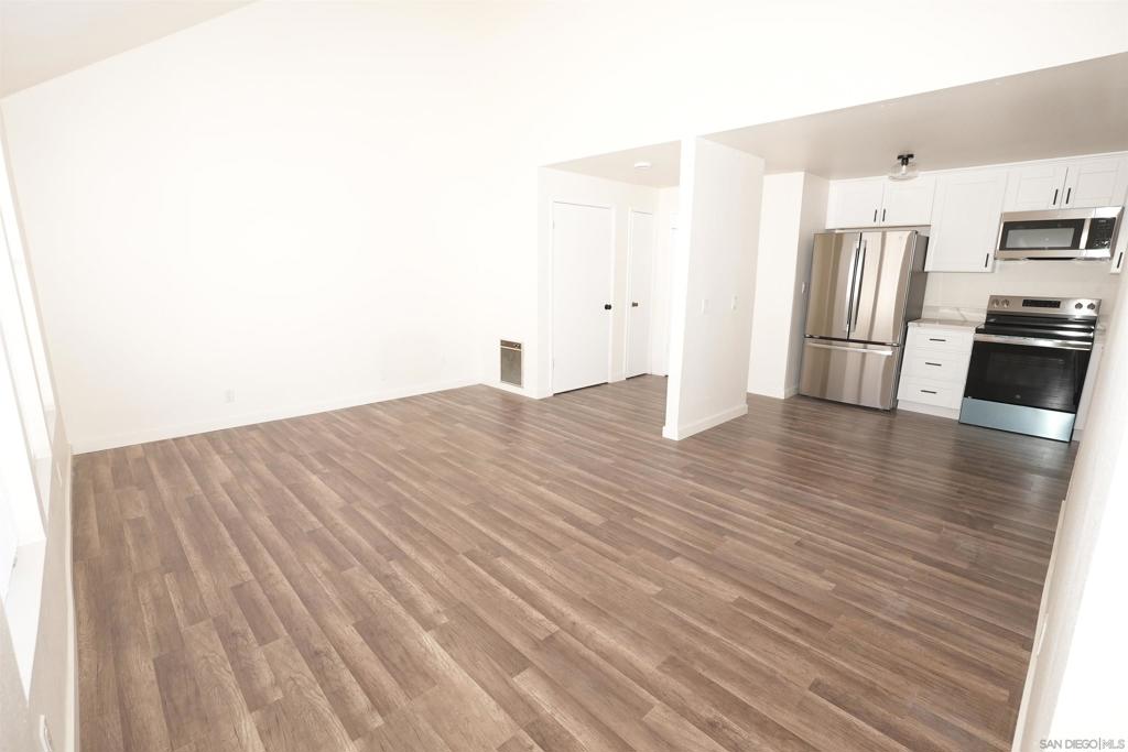 MLS #250025208SD img 1