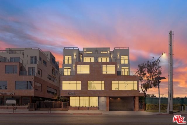5245 Santa Monica Boulevard, Los Angeles CA: https://media.crmls.org/mediaz/eb2ff264-fac9-40bd-9691-272576af0c6e.jpg