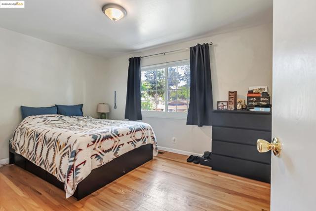2050 Donald Dr, Moraga CA: https://media.crmls.org/mediaz/eb2ffe6c-89eb-458e-be4a-5d409424fa18.jpg