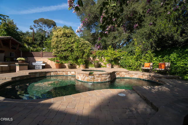 584 Rosemont Avenue, Pasadena CA: https://media.crmls.org/mediaz/eb30014c-b33c-4969-8838-35db37eb7d18.jpg
