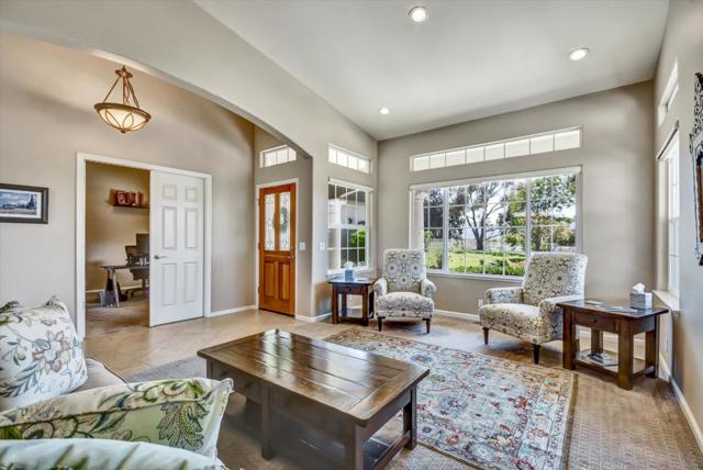 525 Heatherwood Estates Drive, Hollister CA: https://media.crmls.org/mediaz/eb302bee-7b22-4536-8551-3d570470c014.jpg
