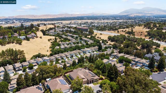 2058 Marazzani Dr, Martinez CA: https://media.crmls.org/mediaz/eb31ae60-2858-4172-bf68-ad13c2ef83d3.jpg