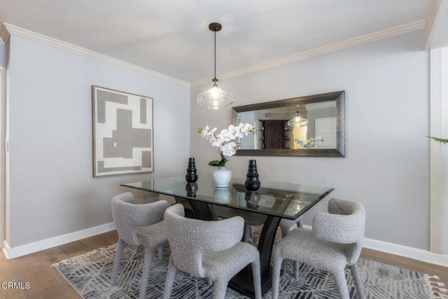 Detail Gallery Image 20 of 66 For 4459 Moorpark Way, Toluca Lake,  CA 91602 - 2 Beds | 2/1 Baths