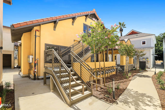 834 N Fair Oaks Avenue, Pasadena CA: https://media.crmls.org/mediaz/eb324483-5312-4483-9e80-0f84e273fb0b.jpg