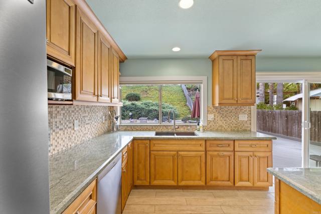 Detail Gallery Image 19 of 45 For 4866 Park Dr, Carlsbad,  CA 92008 - 3 Beds | 2/1 Baths