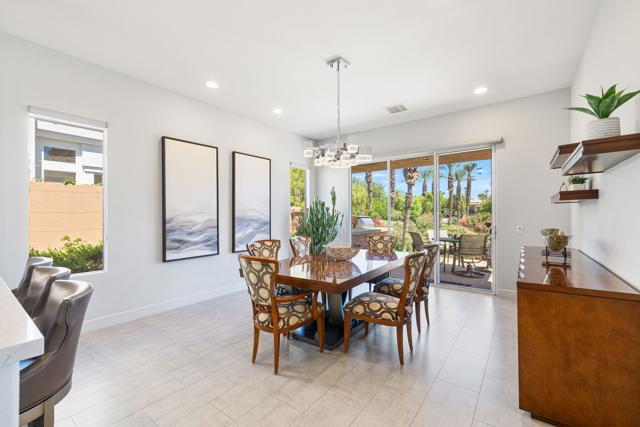 461 White Horse Trail, Palm Desert CA: https://media.crmls.org/mediaz/eb32d63d-5fc4-4f27-9691-1fa817455488.jpg