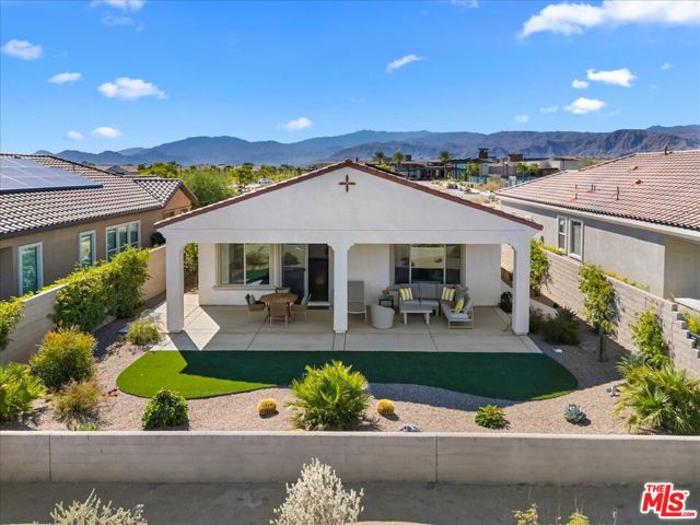 86 Burgundy, Rancho Mirage CA: https://media.crmls.org/mediaz/eb33306f-9e42-4938-b07c-673891d6a000.jpg