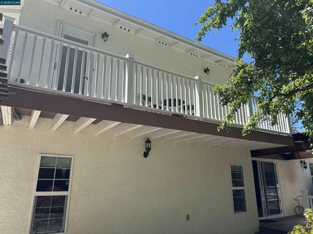 898 Luxury Dr, Concord CA: https://media.crmls.org/mediaz/eb334ec2-1f06-4f22-b034-c5052556db26.jpg