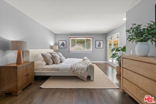 10411 Windtree Drive, Bel Air CA: https://media.crmls.org/mediaz/eb34a015-3e08-4a4d-a9a8-d5369a92a8fd.jpg