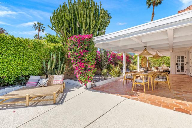 34 Lincoln Place, Rancho Mirage CA: https://media.crmls.org/mediaz/eb34f915-58e0-46f4-b25f-799c4631217a.jpg