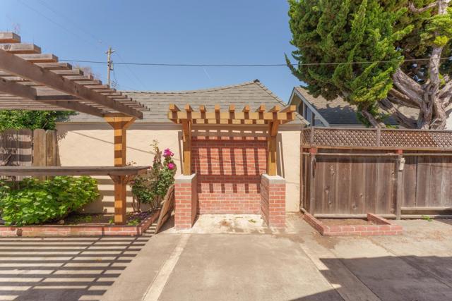 13 Orange Drive, Salinas CA: https://media.crmls.org/mediaz/eb352707-82da-45b8-bdad-478b5e96ec3c.jpg