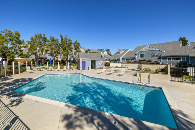 9813 Sweetwater Lane, Ventura CA: https://media.crmls.org/mediaz/eb355722-b831-473a-8f48-db086ee6dbe0.jpg