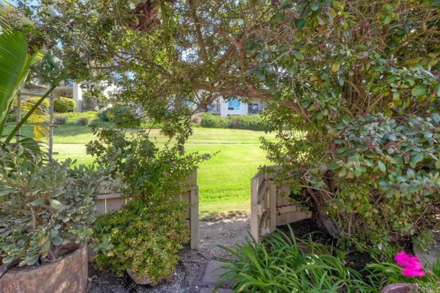 6548 Camino del Parque, Carlsbad CA: https://media.crmls.org/mediaz/eb35ccf6-e7c6-44be-a1e3-66cd31c053fe.jpg