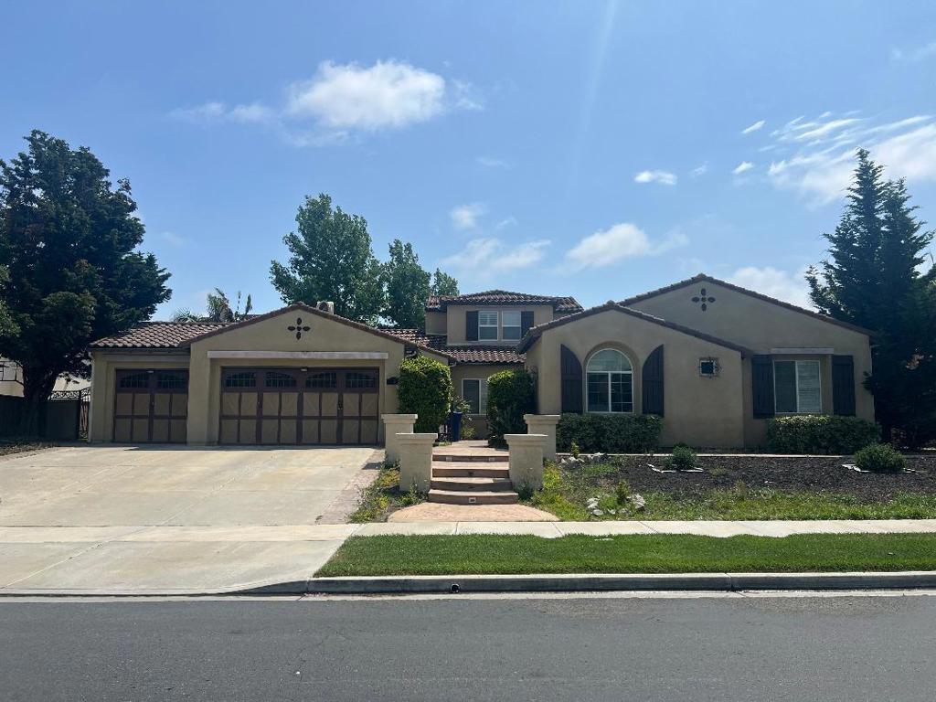 1328 N PARADISE RIDGE WAY