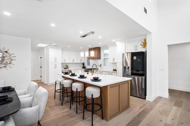 Detail Gallery Image 6 of 60 For 1513 California St, Oceanside,  CA 92054 - 5 Beds | 4 Baths