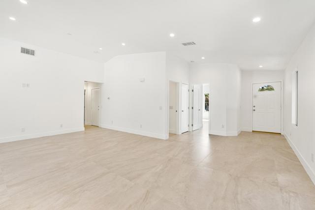Image 7 of 41 For 49651 Lincoln Drive