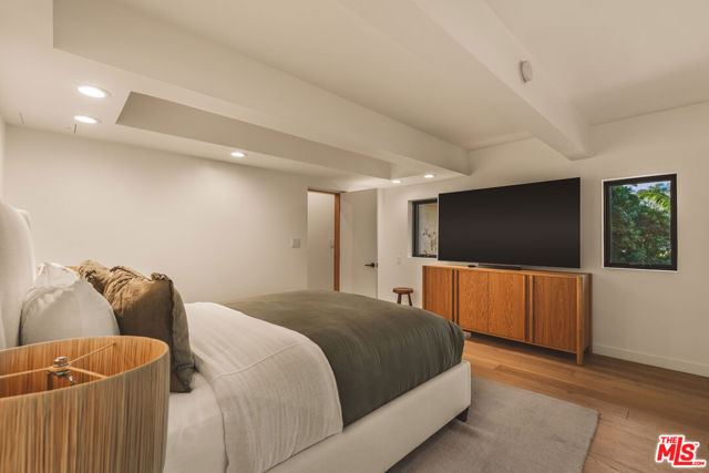 737 Halliday Avenue, Los Angeles CA: https://media.crmls.org/mediaz/eb36cb21-8688-459d-ac72-3cd2871159e1.jpg
