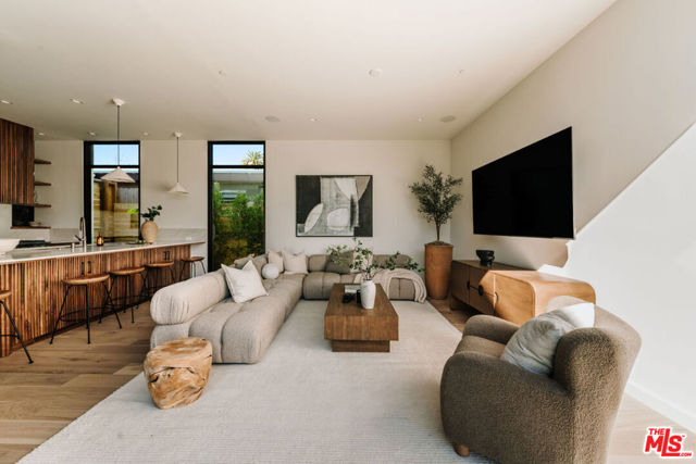 3440 Cattaraugus Avenue, Culver City CA: https://media.crmls.org/mediaz/eb36d1c8-5f82-48ef-b3dc-7686614c129b.jpg