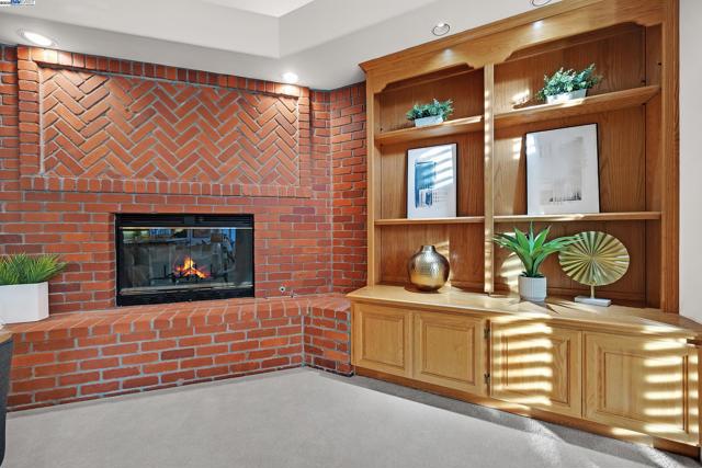 2215 Chardonnay Way, Livermore CA: https://media.crmls.org/mediaz/eb37474f-eb76-4de4-8923-8b82e51f049b.jpg