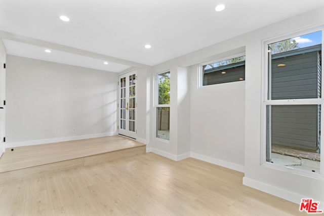 2336 Loma Vista Place, Los Angeles CA: https://media.crmls.org/mediaz/eb376c5f-4af9-488f-b4fc-af5733e0dfd0.jpg