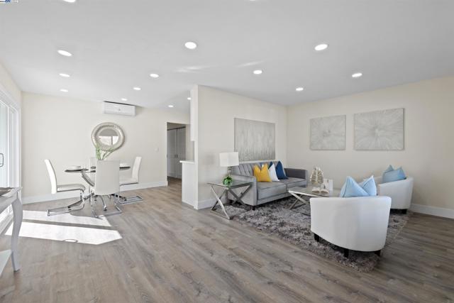 33143 Lake Garrison, Fremont CA: https://media.crmls.org/mediaz/eb37b2bd-9a1c-4226-ae87-1a5871f88725.jpg