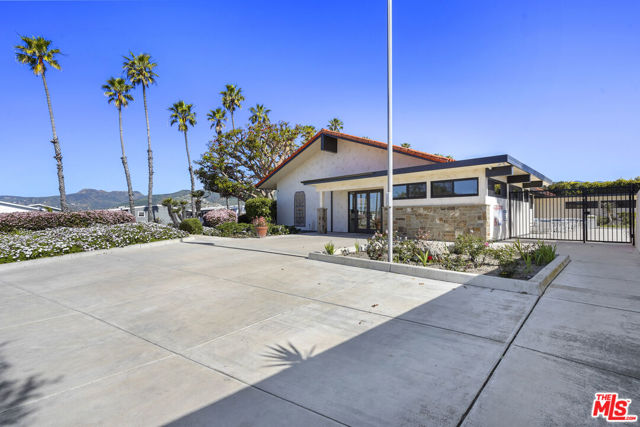29500 Heathercliff, Malibu CA: https://media.crmls.org/mediaz/eb37c504-6808-40fb-9742-8bff28216275.jpg