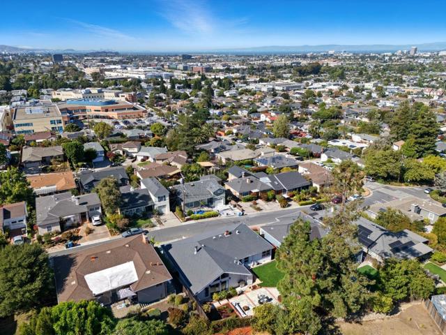 217 W 40th Avenue, San Mateo CA: https://media.crmls.org/mediaz/eb383cd2-ad90-4913-b3dd-f2b270aec5d6.jpg