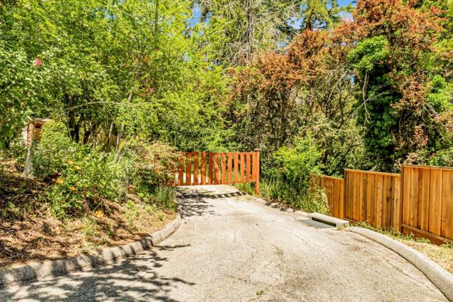 361 Moosehead Drive, Aptos CA: https://media.crmls.org/mediaz/eb390f37-2c4d-43ae-81b7-2fa141c8f012.jpg