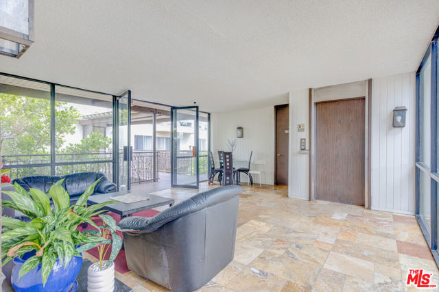 525 S Ardmore Avenue, Los Angeles CA: https://media.crmls.org/mediaz/eb393fd8-7cf5-4744-bd5d-a44c2884a2c3.jpg