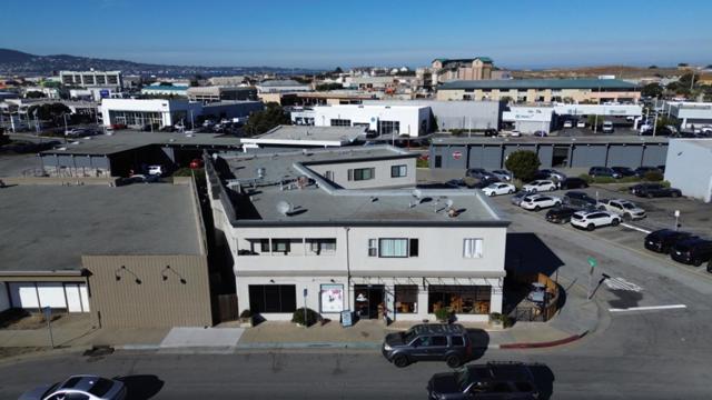 1725 Fremont Boulevard, Seaside CA: https://media.crmls.org/mediaz/eb39b74d-5922-4460-8c2b-e097a636084c.jpg