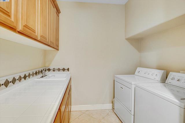 Image 23 of 58 For 2597 Ancona Cir