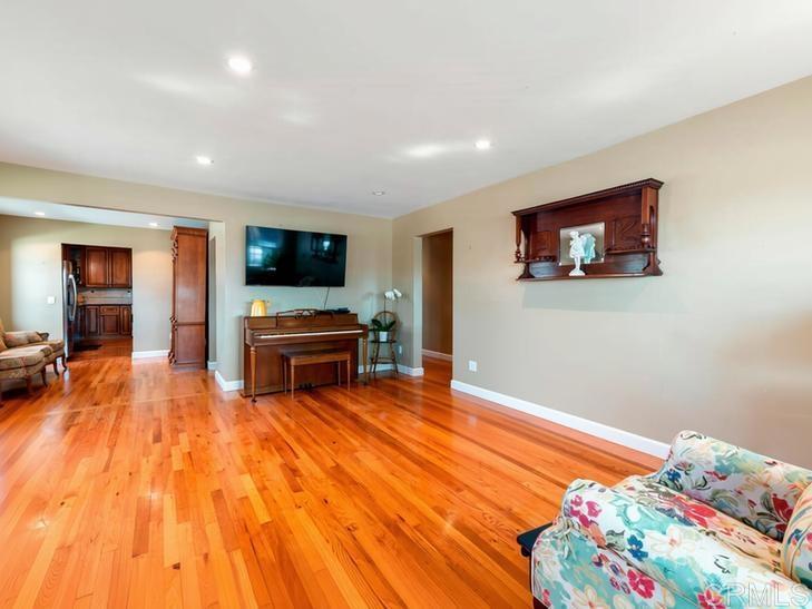 4839 Winona Avenue - photo 2