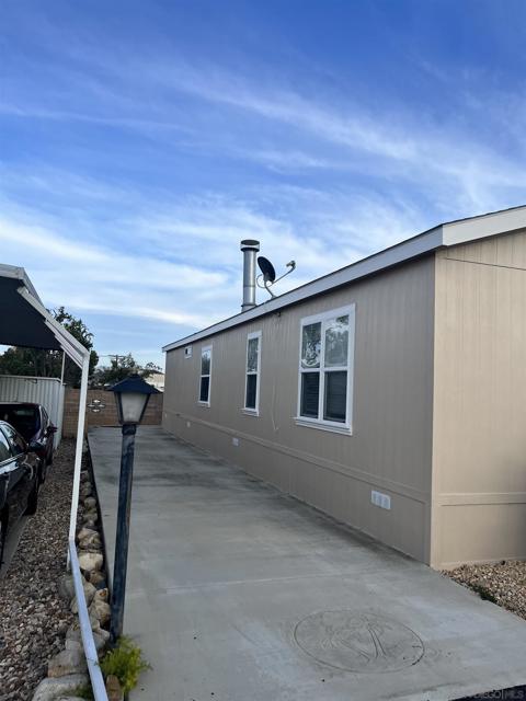 1219 E Barham Dr, San Marcos CA: https://media.crmls.org/mediaz/eb3b34e2-141a-4688-8ef3-1c40bea6cd85.jpg