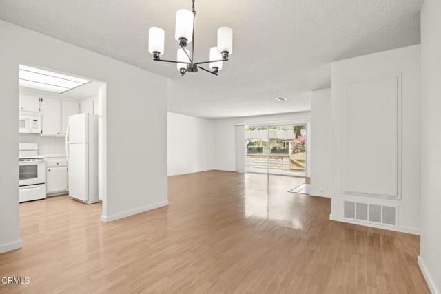 Detail Gallery Image 4 of 43 For 1717 Coronado Ct, Camarillo,  CA 93010 - 2 Beds | 1/1 Baths
