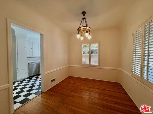 8474 Fountain Avenue, West Hollywood CA: https://media.crmls.org/mediaz/eb3c6909-c183-483d-8f06-a798a6dd52e4.jpg