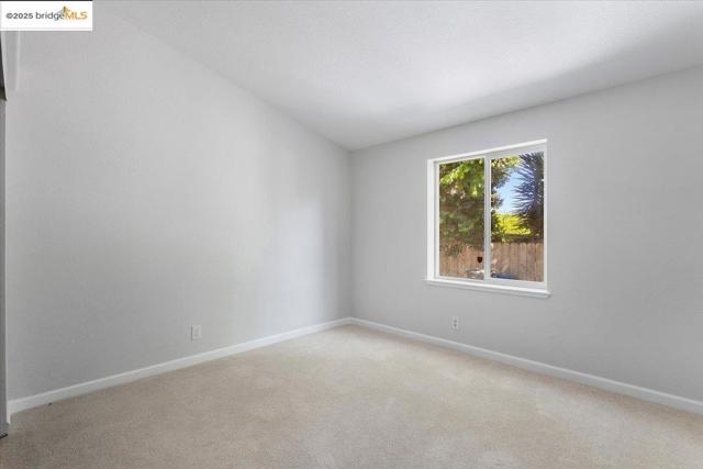 33526 4th ST, Union City CA: https://media.crmls.org/mediaz/eb3c8ac8-b12f-45ed-82f5-ed199bfc411d.jpg