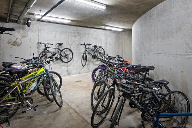 500 W Harbor Dr, San Diego CA: https://media.crmls.org/mediaz/eb3cd502-1eec-4434-b148-f7d84b729dbc.jpg