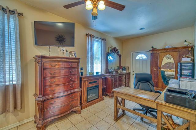 1117 Garner Avenue, Salinas CA: https://media.crmls.org/mediaz/eb3ebe7c-2c69-4b20-8958-42c258a11aa0.jpg