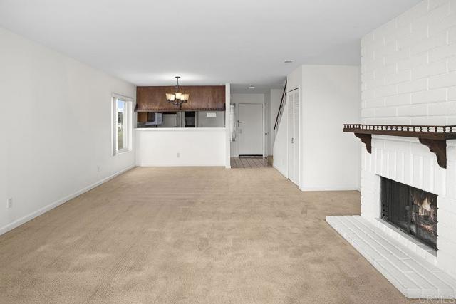 Image 8 of 32 For 921 Fuchsia Lane