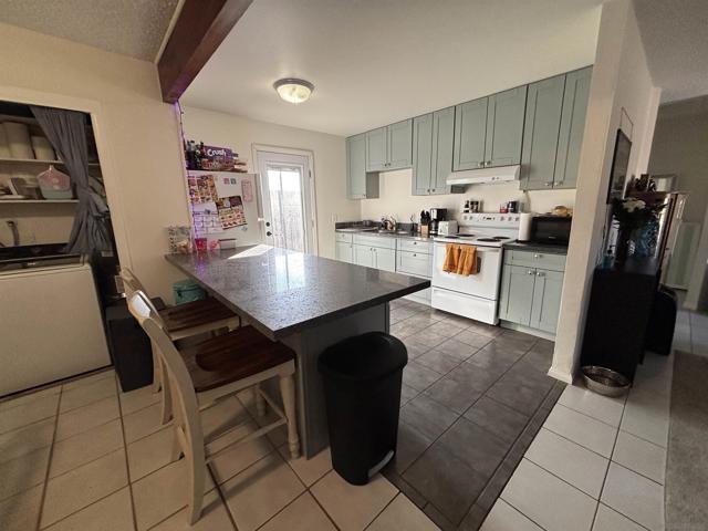 8209 8211 Jema Way, Lakeside CA: https://media.crmls.org/mediaz/eb3eee48-c18d-4d62-a970-44b56bef5bc6.jpg