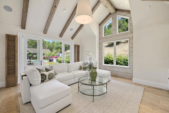 3 Vintage Court, Woodside CA: https://media.crmls.org/mediaz/eb3efe20-5ec9-4336-8053-20009090d038.jpg