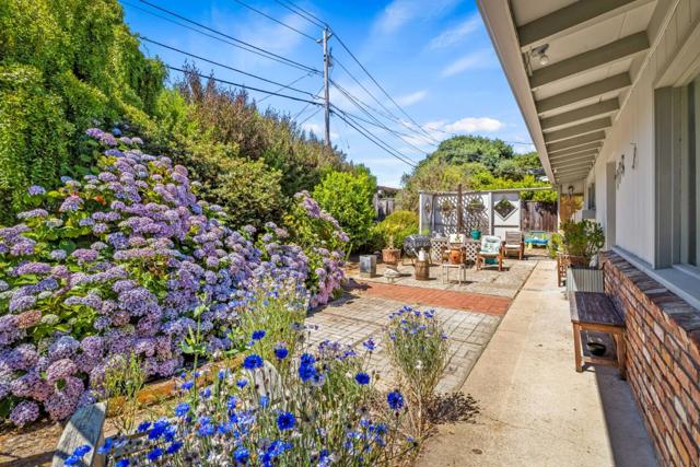 996 VIA VERDE, Del Rey Oaks CA: https://media.crmls.org/mediaz/eb3f2ae6-8b88-43a1-a9e8-610532beb504.jpg