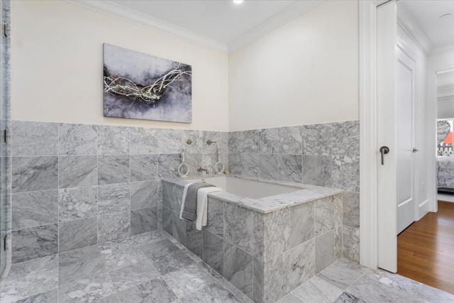 1645 Pacific Avenue, San Francisco CA: https://media.crmls.org/mediaz/eb3fde9d-2953-46cb-aa79-9c971be8d6a5.jpg