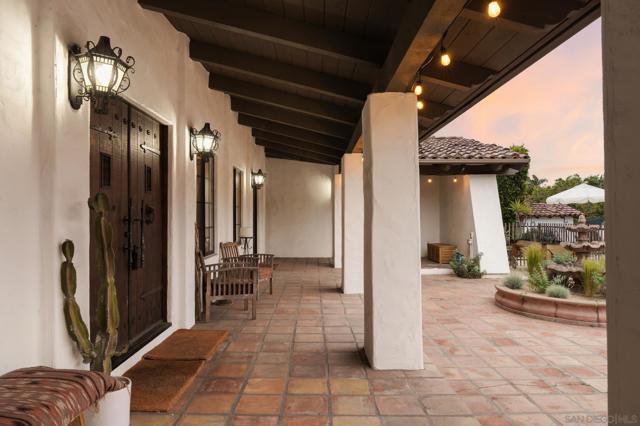 5615 Via Montellano, Bonsall CA: https://media.crmls.org/mediaz/eb3ffd22-80fa-4539-9de2-10ee69adaac5.jpg