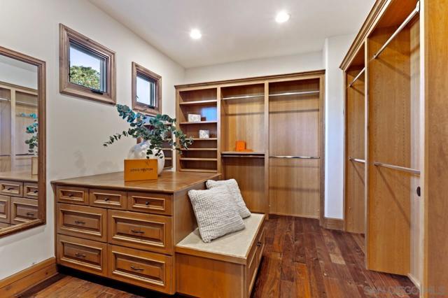 Image 41 of 69 For 8080 La Jolla Scenic Dr